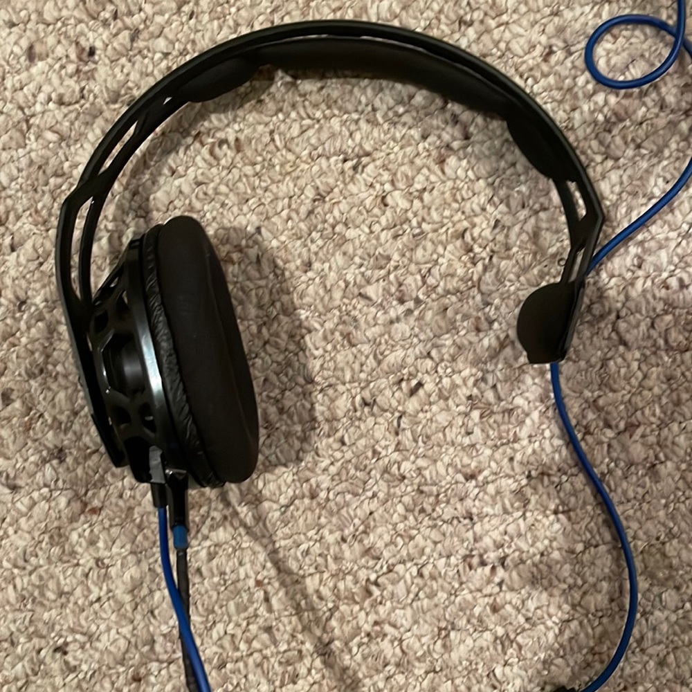 Gaming headphones